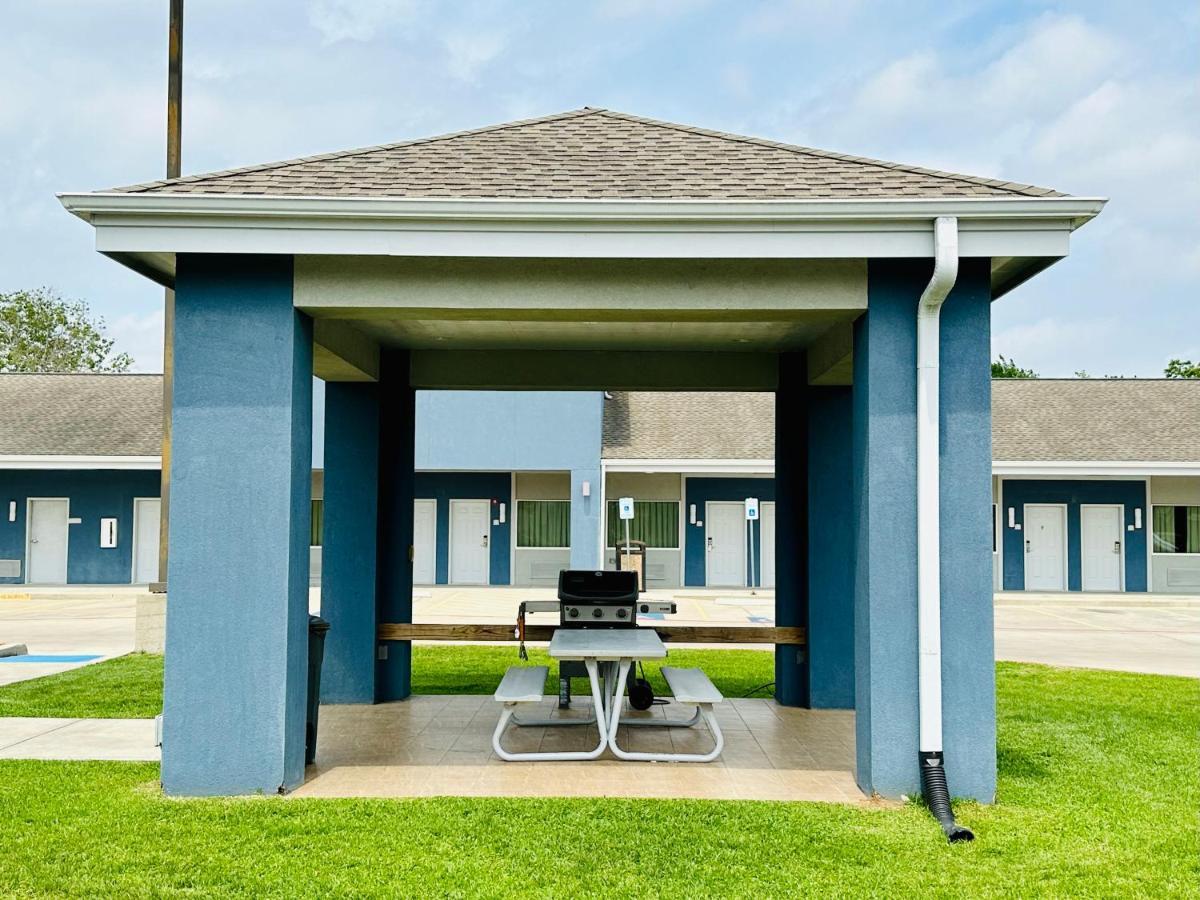 Lonestar Inn El Campo Экстерьер фото