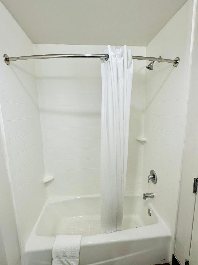 Lonestar Inn El Campo Экстерьер фото