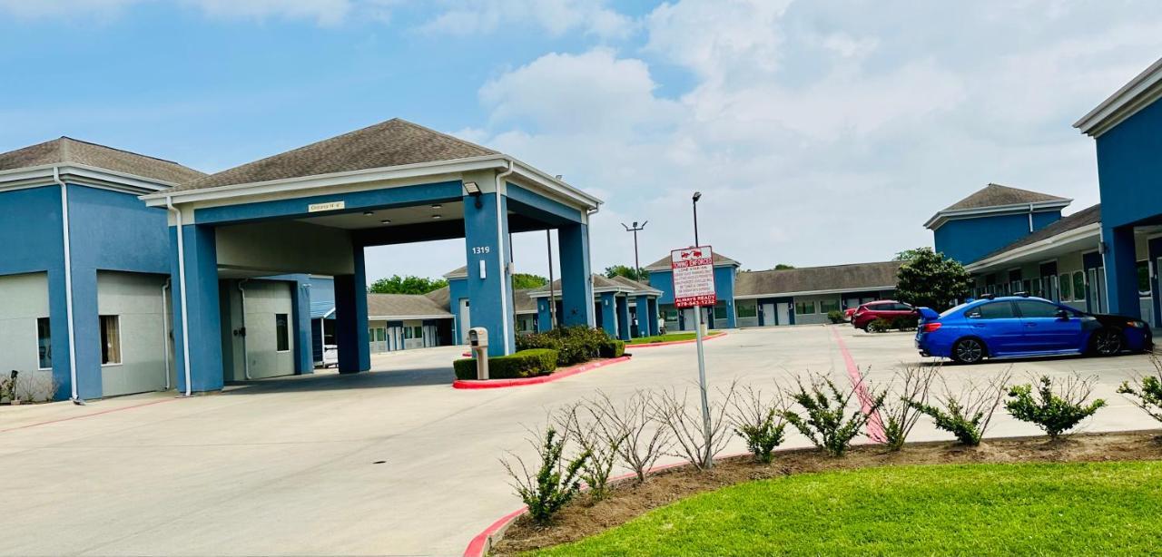 Lonestar Inn El Campo Экстерьер фото