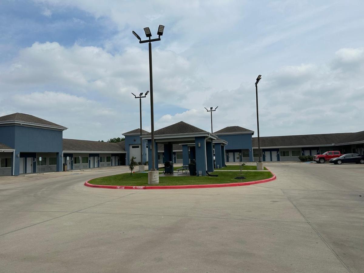 Lonestar Inn El Campo Экстерьер фото